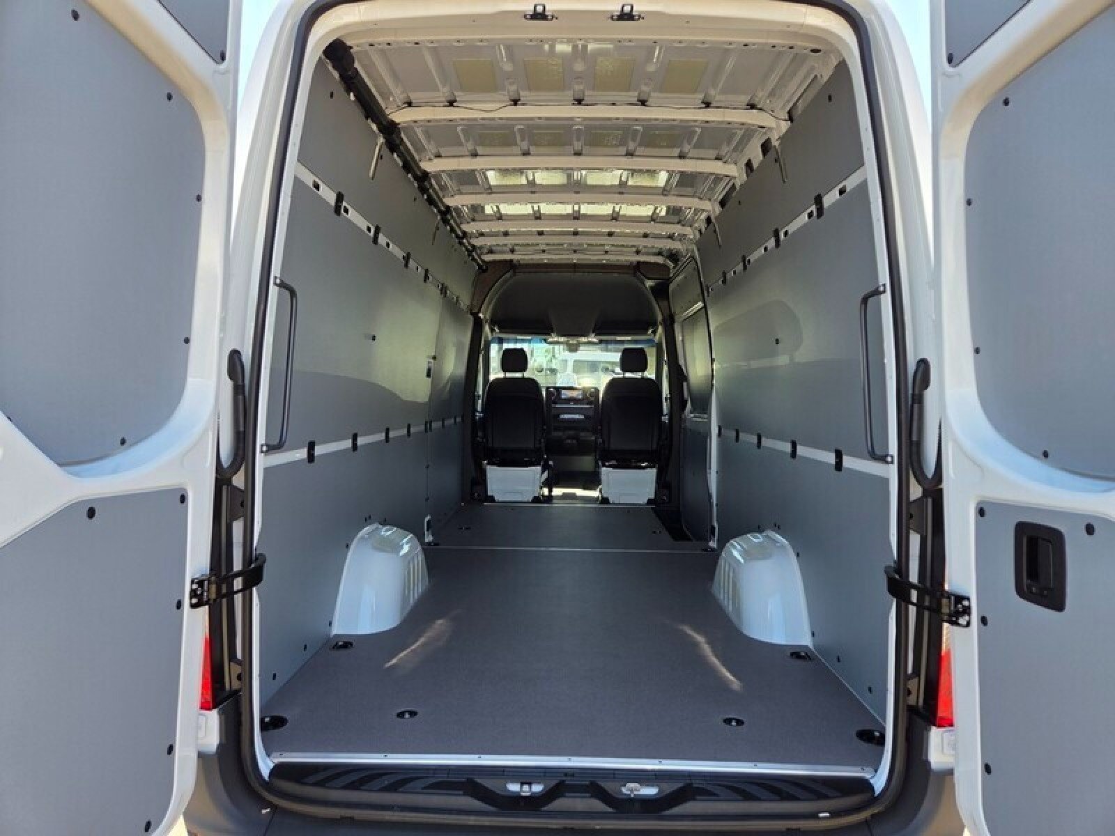 New 2026 Mercedes-Benz Sprinter 2500 image 21