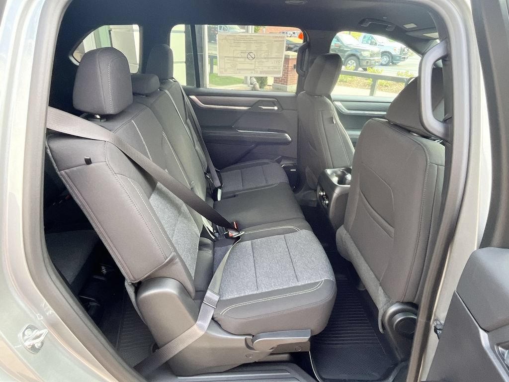 New 2026 GMC Acadia Elevation w/ LPO, Floor Liner Package AWD/4WD image 40