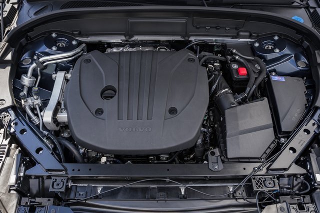 New 2026 Volvo XC60 B5 Ultra w/ Climate Package image 18