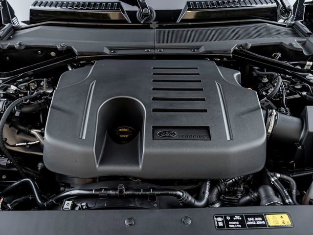 Used 2025 Land Rover Defender 90 X-Dynamic SE image 38
