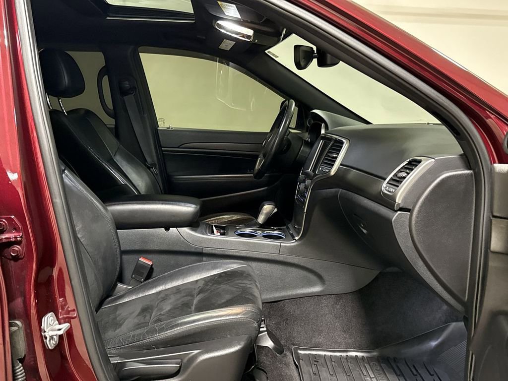 Used 2018 Jeep Grand Cherokee Altitude image 23