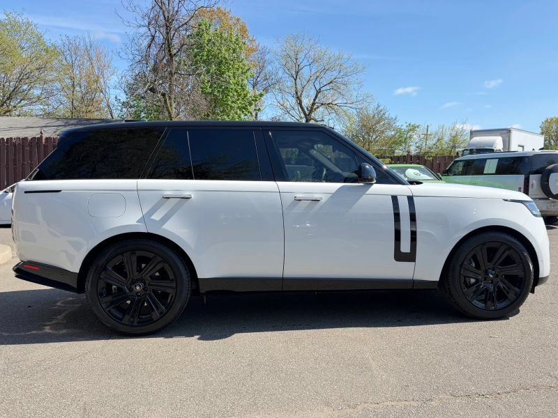Used 2023 Land Rover Range Rover SE AWD/4WD image 5