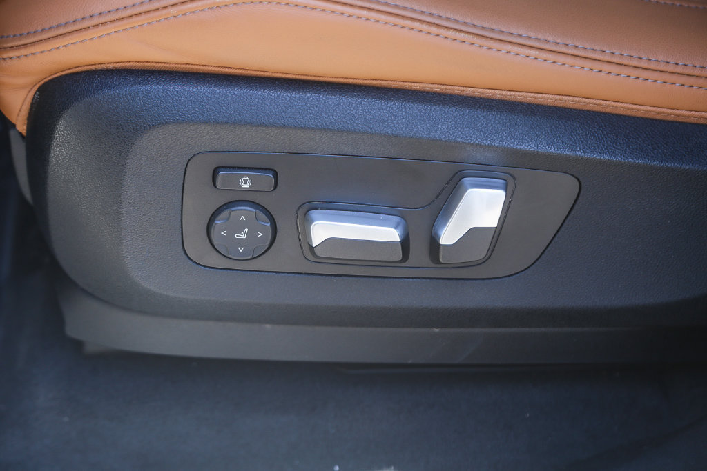 Used 2023 BMW X5 sDrive40i w/ Parking Assistance Package RWD image 18
