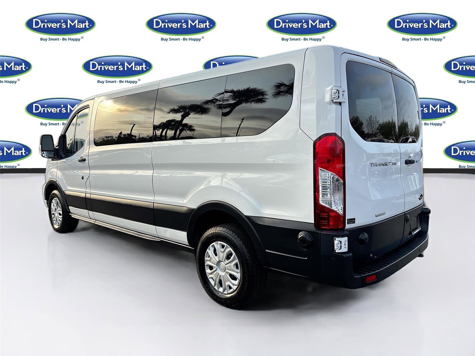Used 2024 Ford Transit 350 XLT RWD image 5