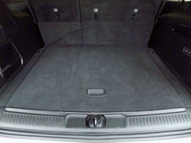 Certified 2024 Jeep Wagoneer L Series II image 32