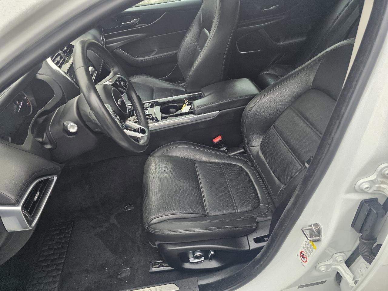 Used 2020 Jaguar XE S image 11