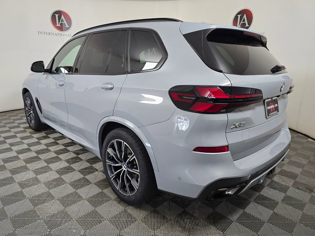 Certified 2025 BMW X5 xDrive40i w/ Executive Package image 7