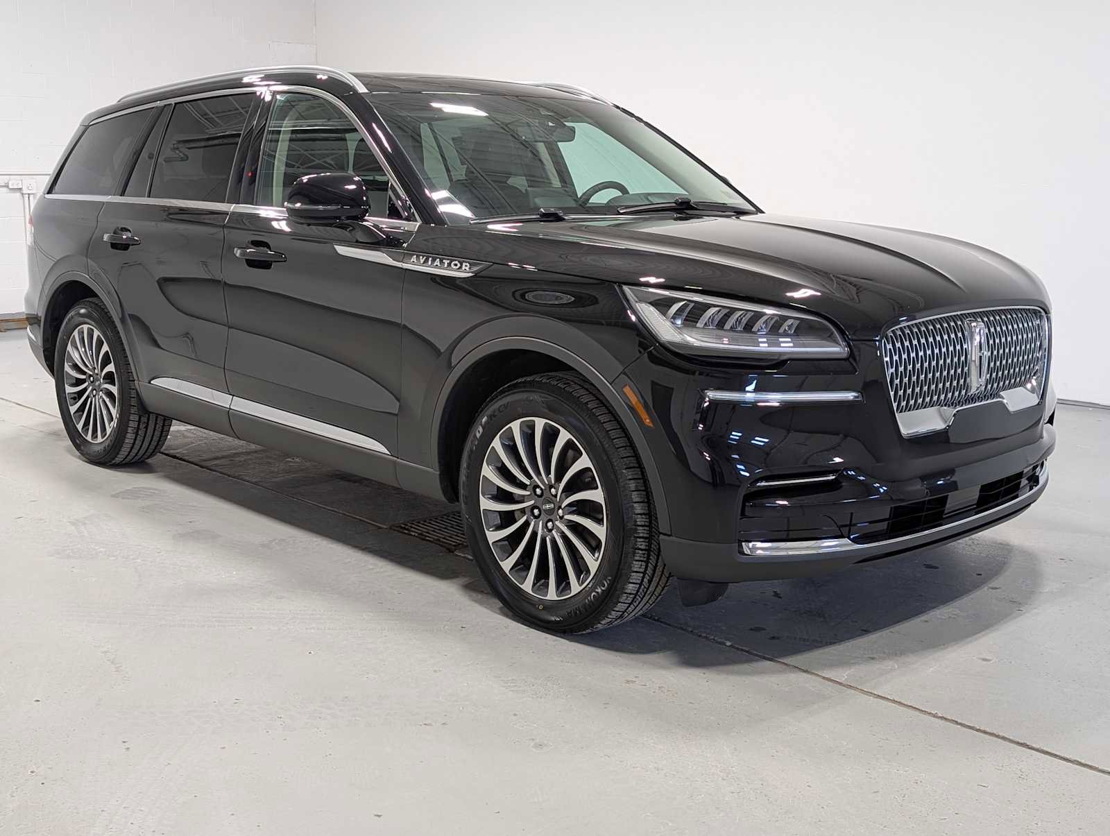 Used 2024 Lincoln Aviator Reserve w/ Elements Package Plus image 6