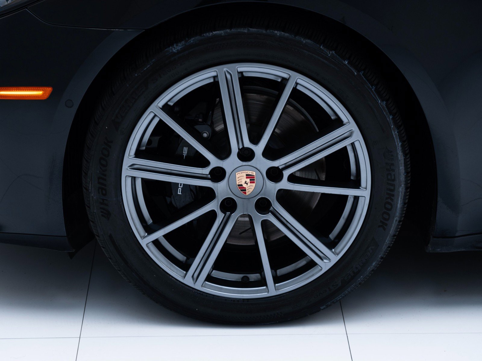 Certified 2025 Porsche Panamera 4 image 12