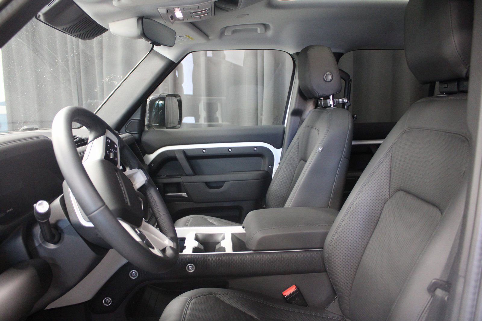 Used 2025 Land Rover Defender 110 S image 29
