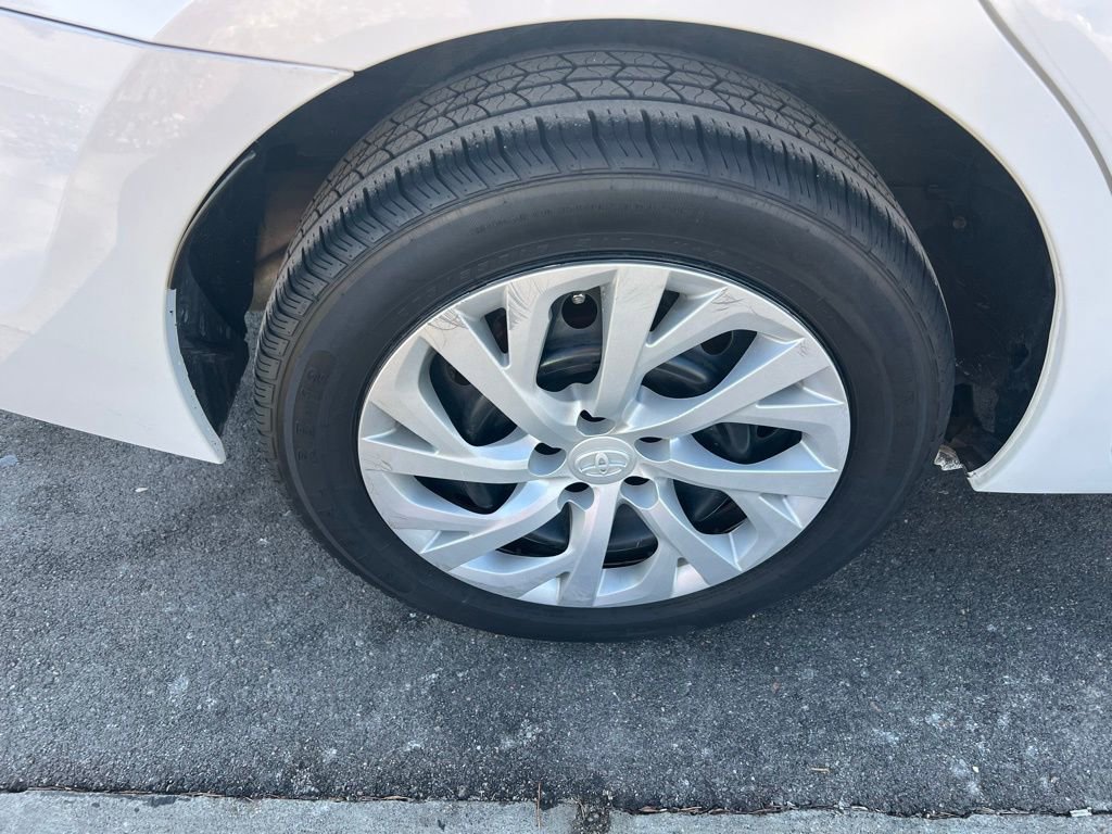 Used 2019 Toyota Corolla LE image 9