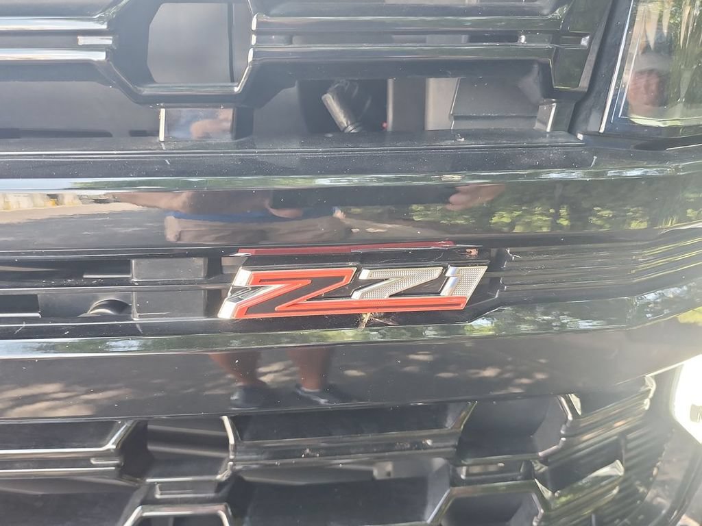 Certified 2023 Chevrolet Tahoe Z71 w/ Luxury Package AWD/4WD image 32