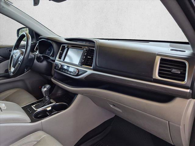 Used 2018 Toyota Highlander Limited Platinum AWD/4WD image 22