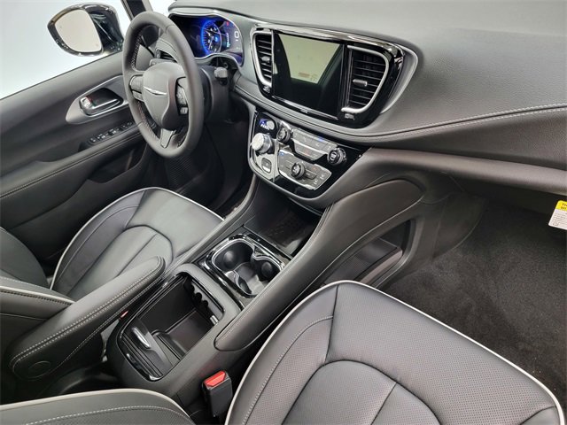 New 2026 Chrysler Pacifica Limited w/ S Appearance Package image 21