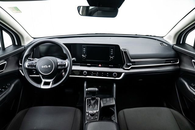 Used 2025 Kia Sportage LX image 17