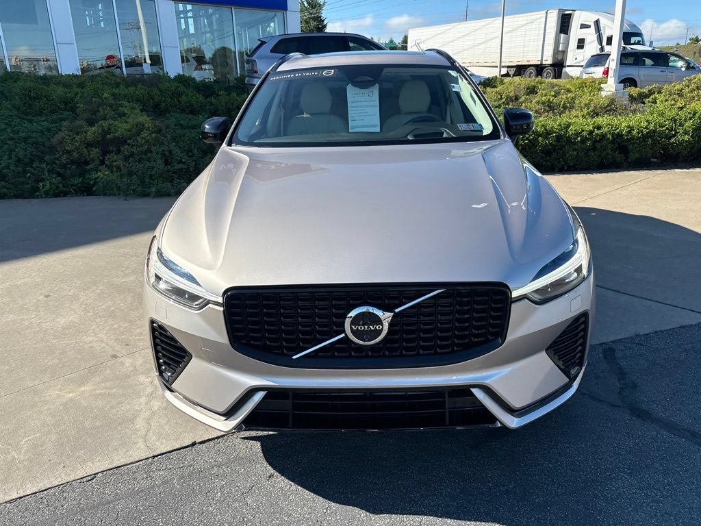 Certified 2025 Volvo XC60 T8 Ultra AWD/4WD image 3