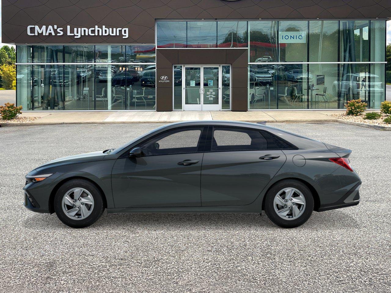 New 2026 Hyundai Elantra SE FWD image 3