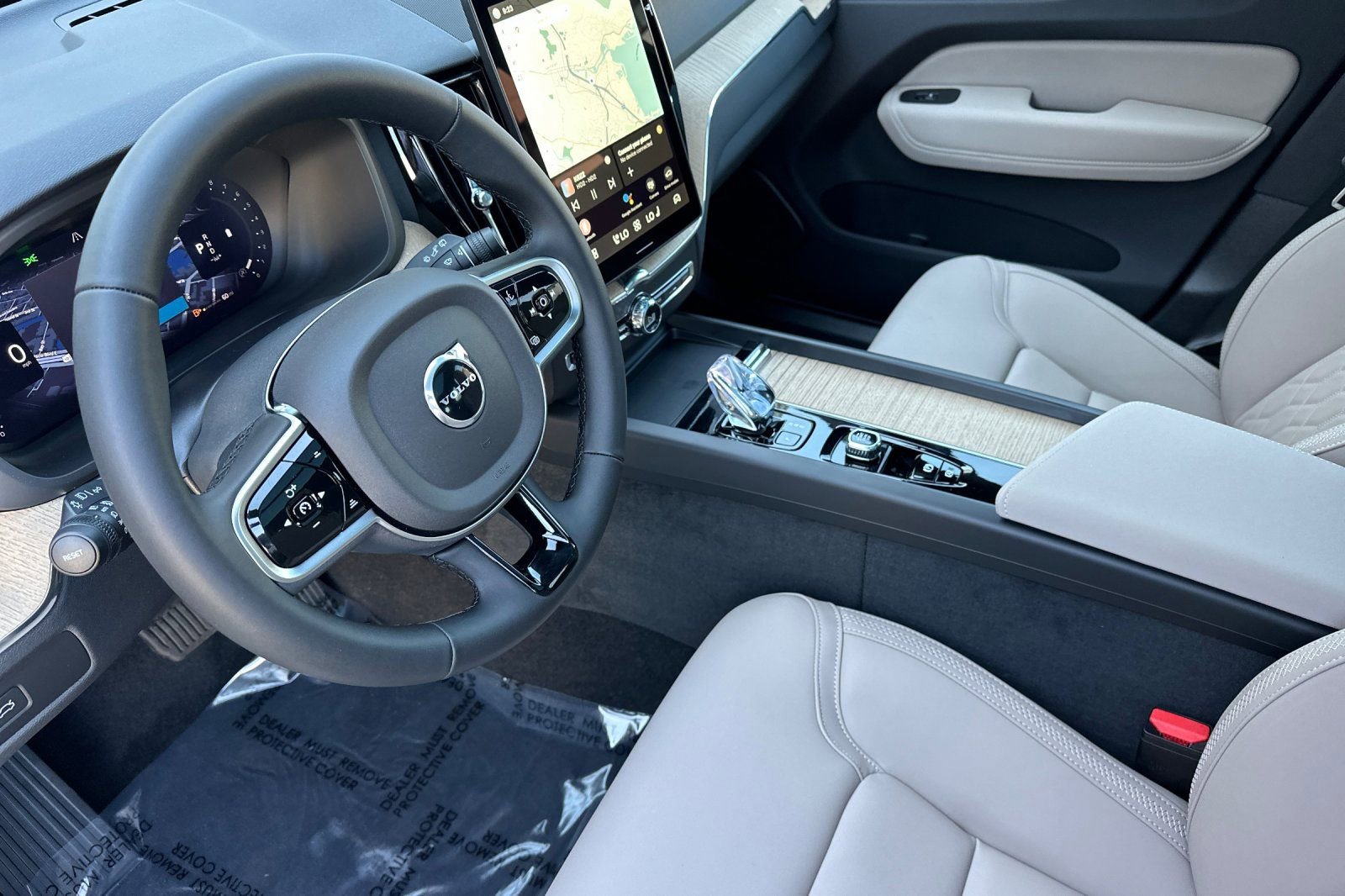 New 2026 Volvo XC60 B5 Plus w/ Protection Package Premier image 13