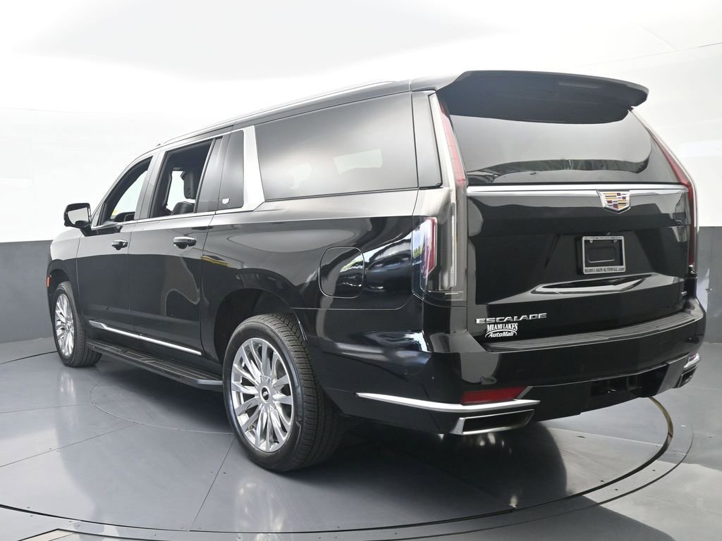 Used 2023 Cadillac Escalade ESV Premium Luxury image 9