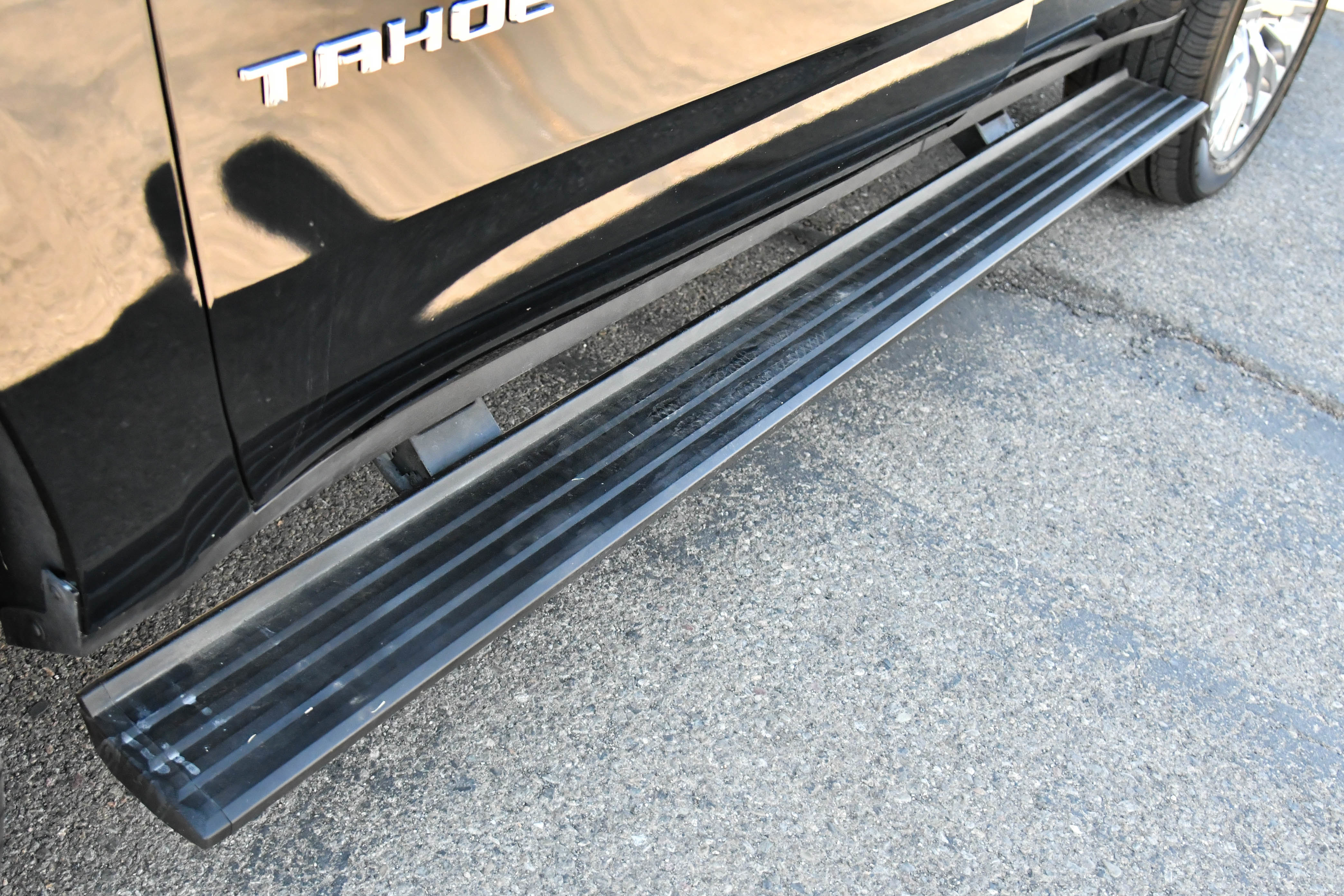 Used 2023 Chevrolet Tahoe Premier w/ Advanced Technology Package RWD image 14
