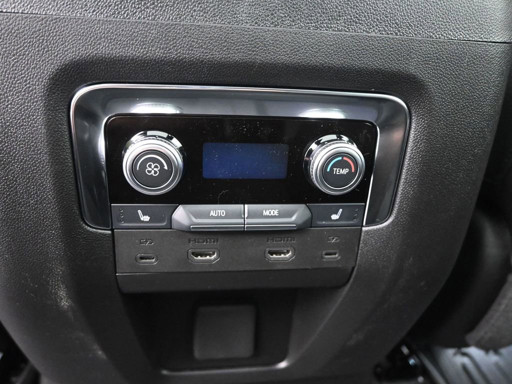 New 2026 GMC Yukon XL Denali w/ Denali Reserve Package image 14