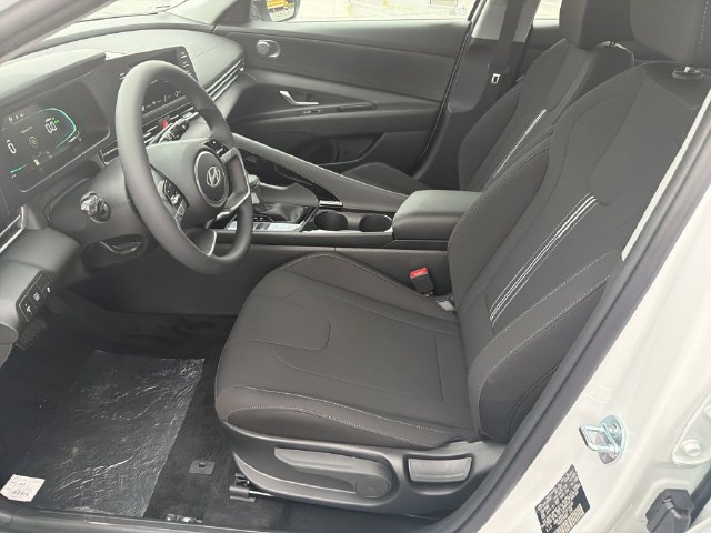 New 2026 Hyundai Elantra Hybrid FWD image 11