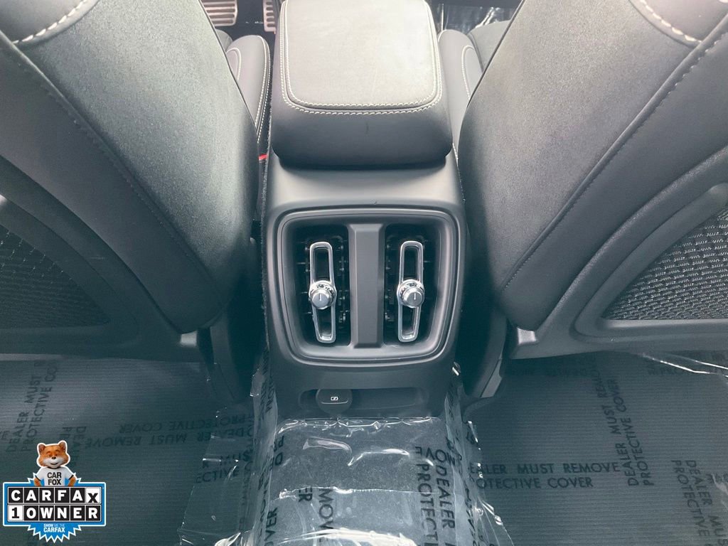 Used 2022 Volvo XC40 P8 Recharge Plus AWD/4WD image 39
