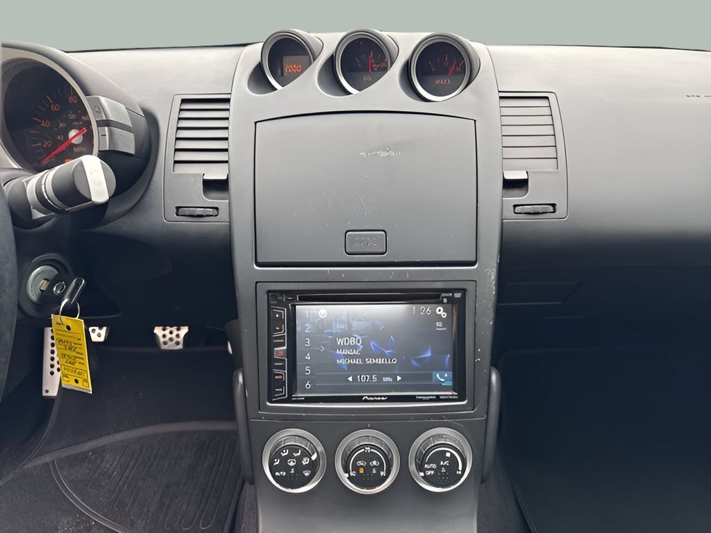 Used 2005 Nissan 350Z Enthusiast RWD image 11