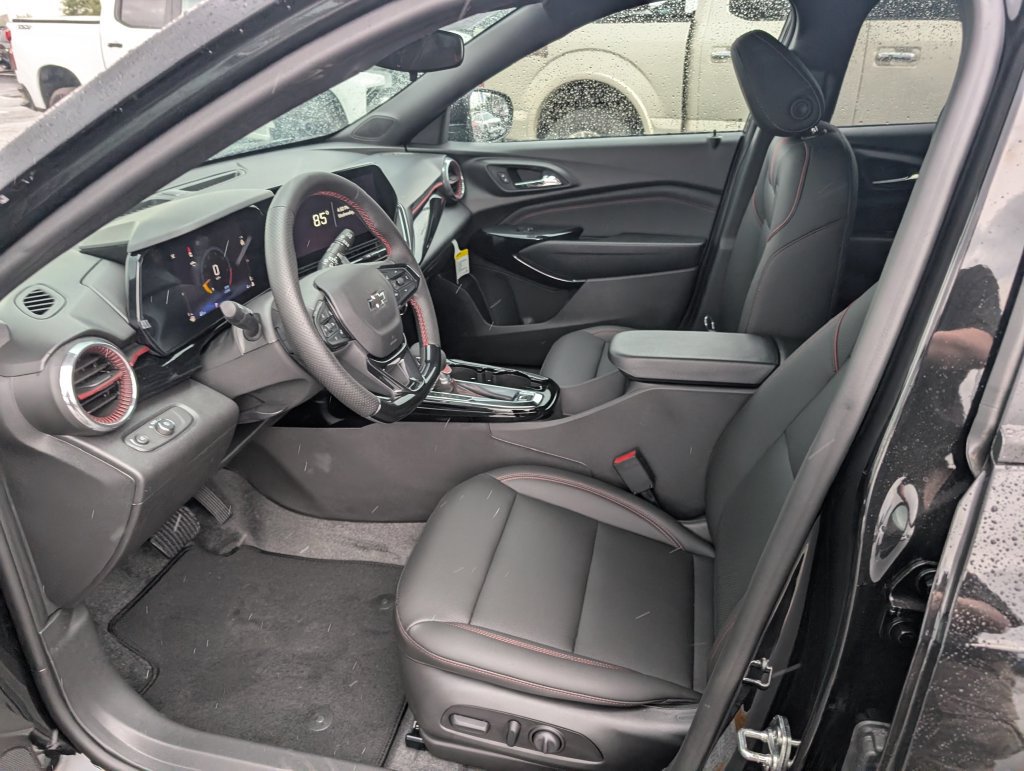 New 2026 Chevrolet Trax RS w/ Sunroof Package FWD image 13