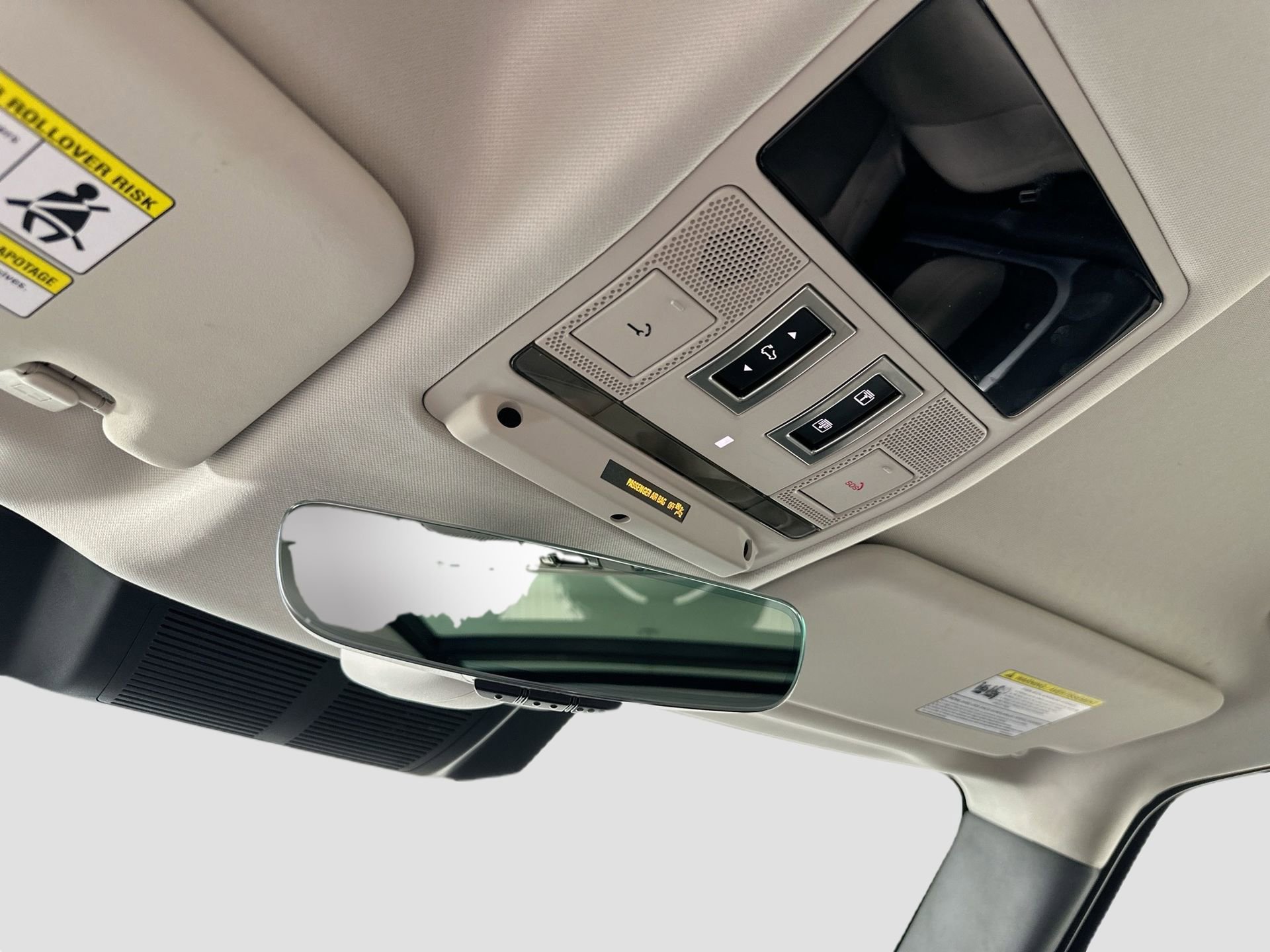 Used 2024 Land Rover Defender 110 SE image 22