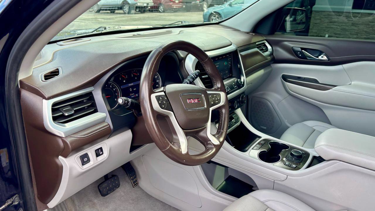 Used 2021 GMC Acadia SLT AWD/4WD image 19