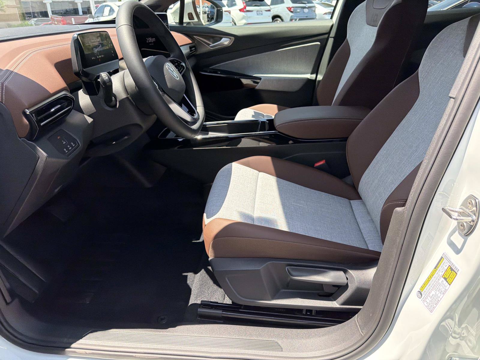 Certified 2025 Volkswagen ID.4 Pro AWD/4WD image 14