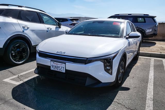 Certified 2025 Kia K4 FWD image 2