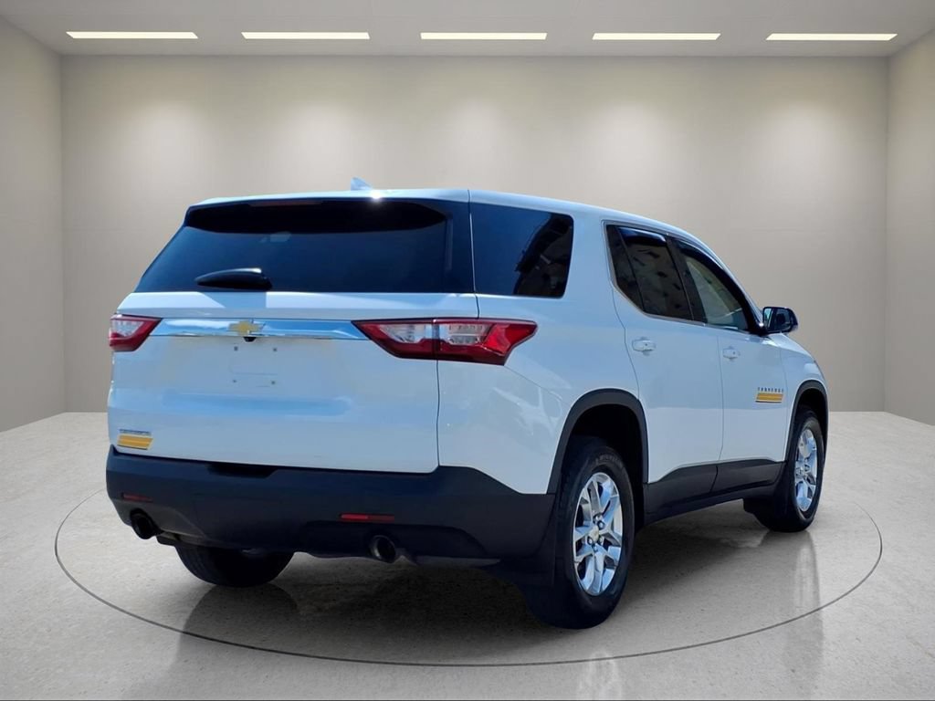 Used 2020 Chevrolet Traverse LS w/ LPO, Floor Liner Package FWD image 4