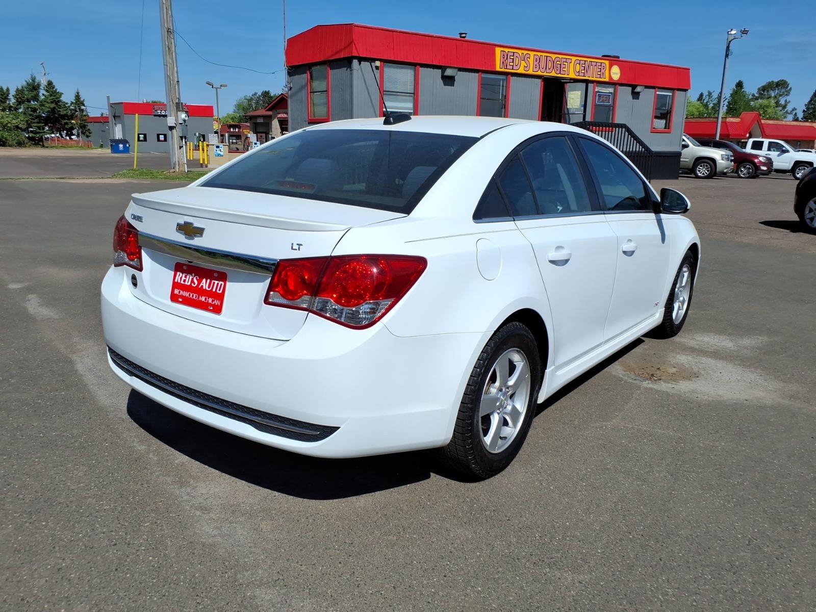 Used 2016 Chevrolet Cruze LT FWD image 6