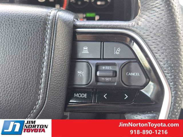 Used 2023 Toyota Sequoia Capstone AWD/4WD image 31