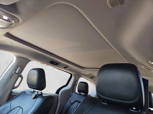Used 2018 Chrysler Pacifica Limited FWD image 23