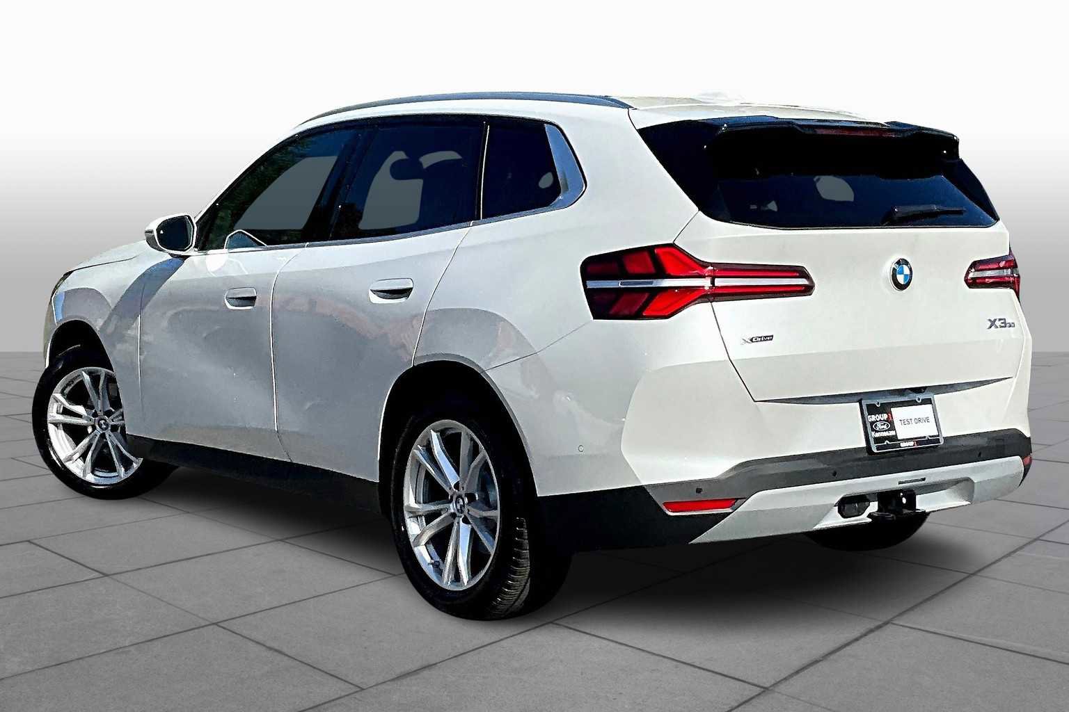 Used 2025 BMW X3 xDrive30i w/ Premium Package image 11