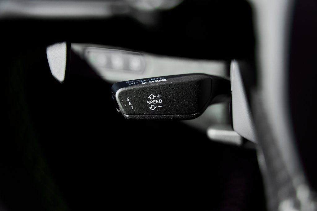 Used 2025 Lamborghini Revuelto image 55