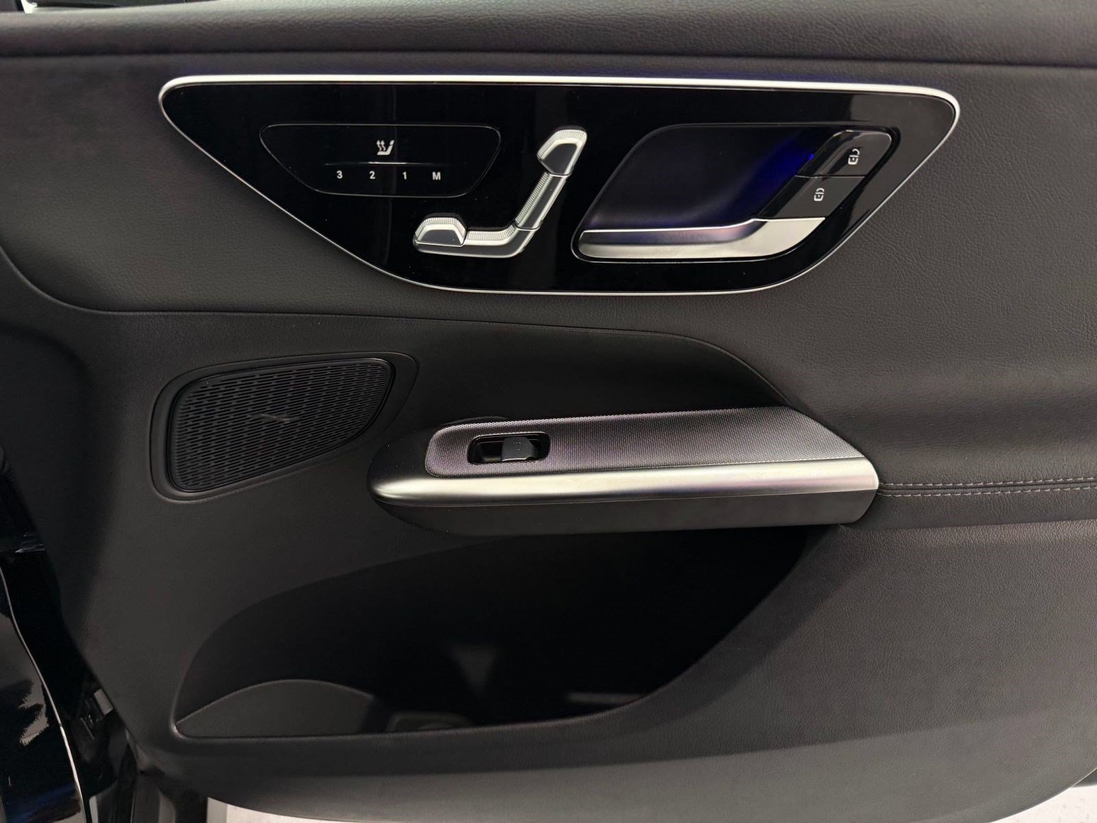Certified 2025 Mercedes-Benz GLC 350e 4MATIC image 27