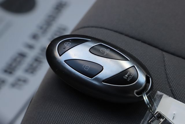 Used 2025 Hyundai Elantra SEL FWD image 33