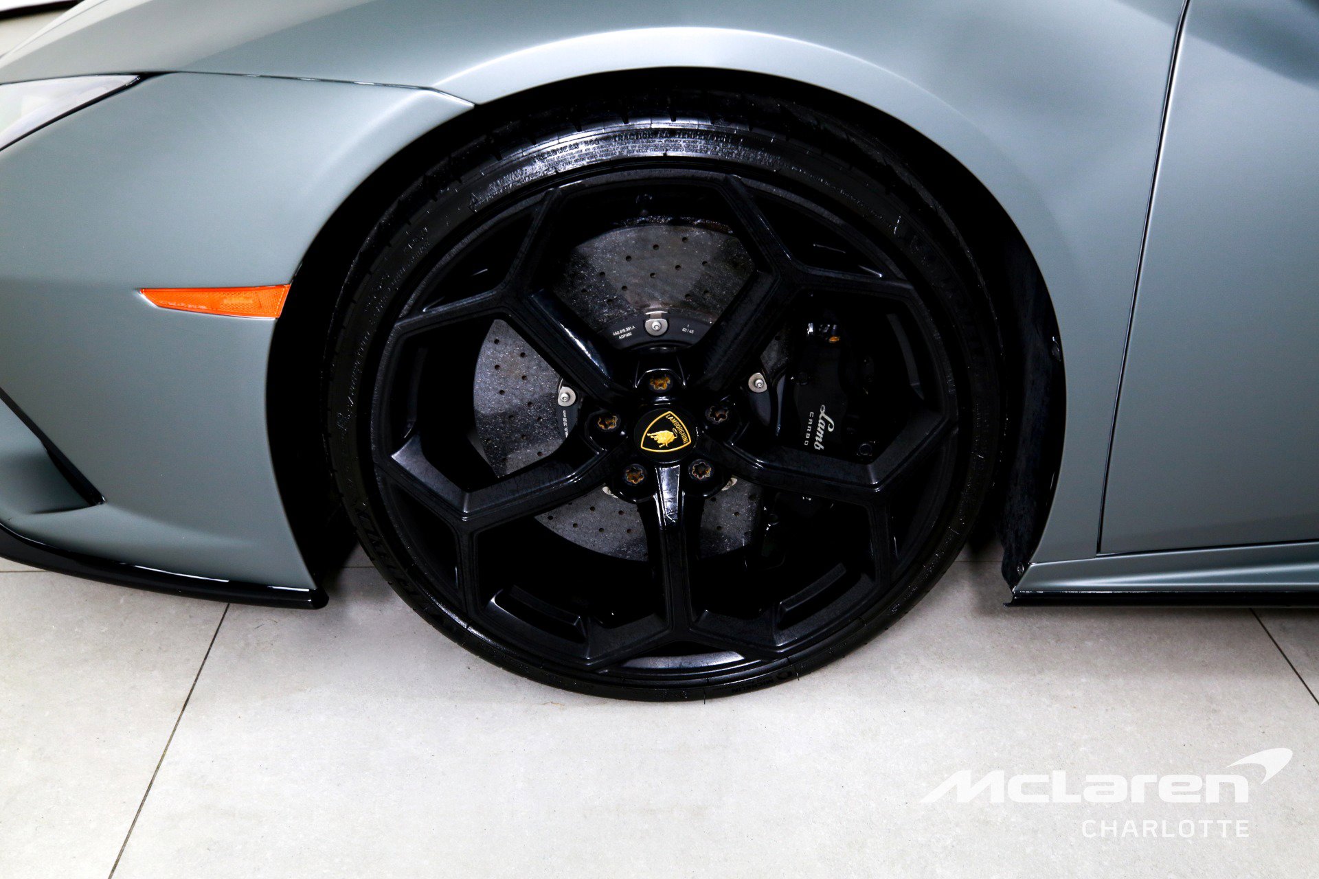 Used 2021 Lamborghini Huracan EVO image 28