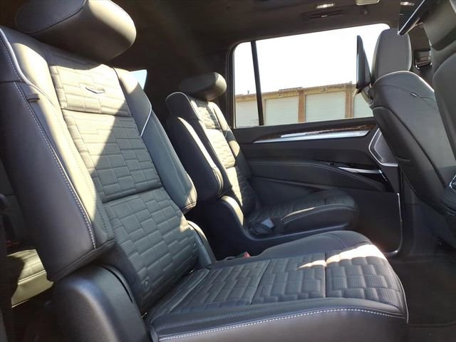New 2026 Cadillac Escalade ESV Platinum Sport AWD/4WD image 5