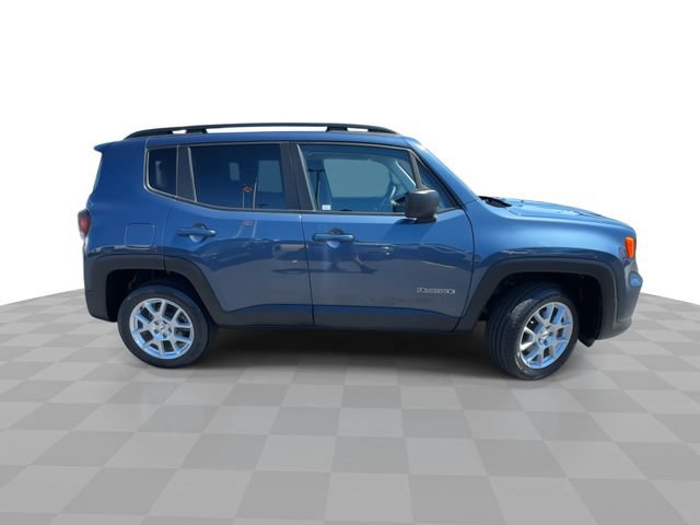 Used 2022 Jeep Renegade Latitude w/ Convenience Group AWD/4WD image 9