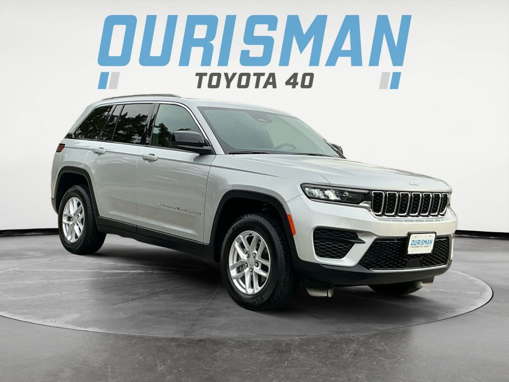 Used 2025 Jeep Grand Cherokee Laredo X w/ Luxury Tech Group I image 9