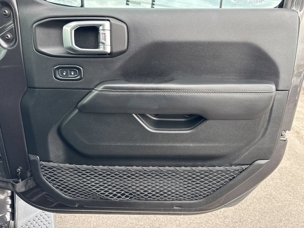 Used 2020 Jeep Wrangler Unlimited Sahara AWD/4WD image 23