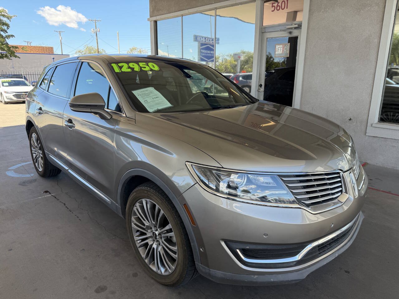 Used 2016 Lincoln MKX Reserve w/ Technology Package AWD/4WD image 2