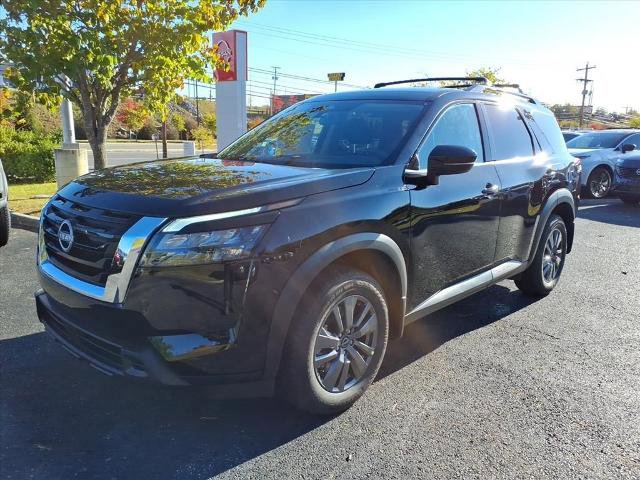 Certified 2025 Nissan Pathfinder SV image 10