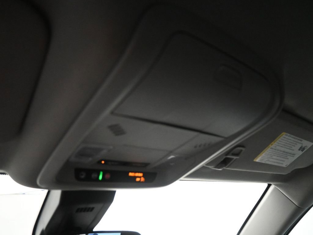 Used 2024 Chevrolet Equinox LT image 37