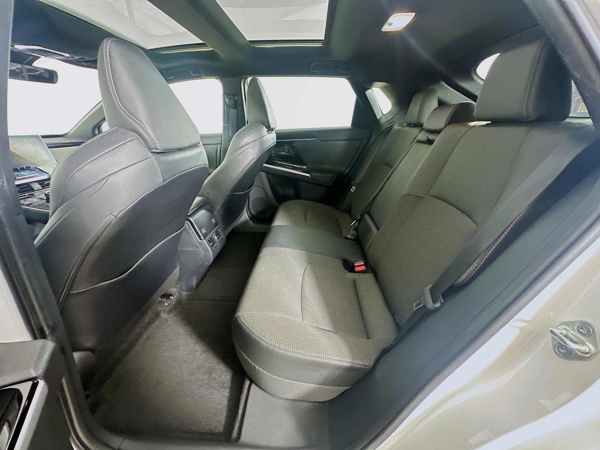 Used 2024 Toyota bZ4X FWD image 27